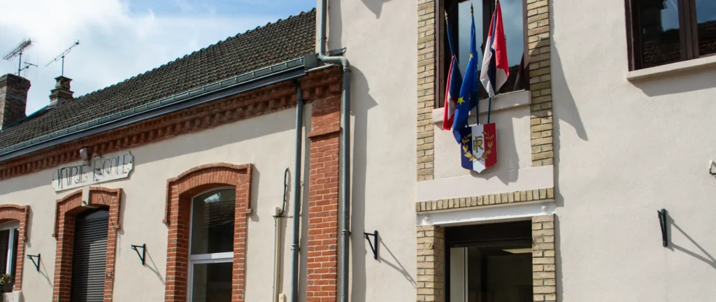 Façade la mairie de Courmas